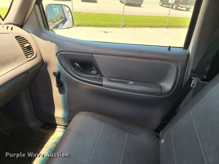 image for item K5945 2003 Ford Ranger  pickup truck