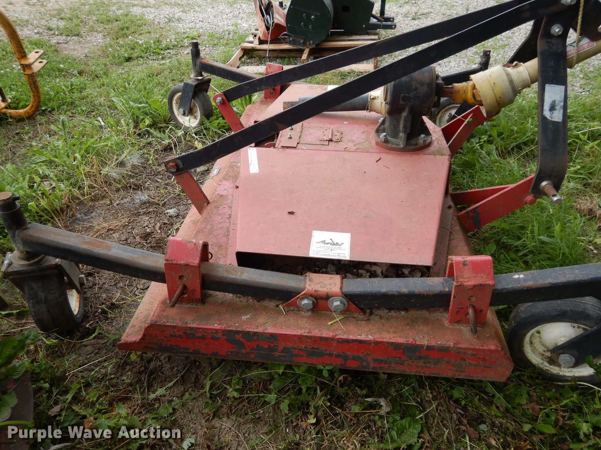 Jbar finish mower in Leeton, MO Item GL9745 sold Purple Wave