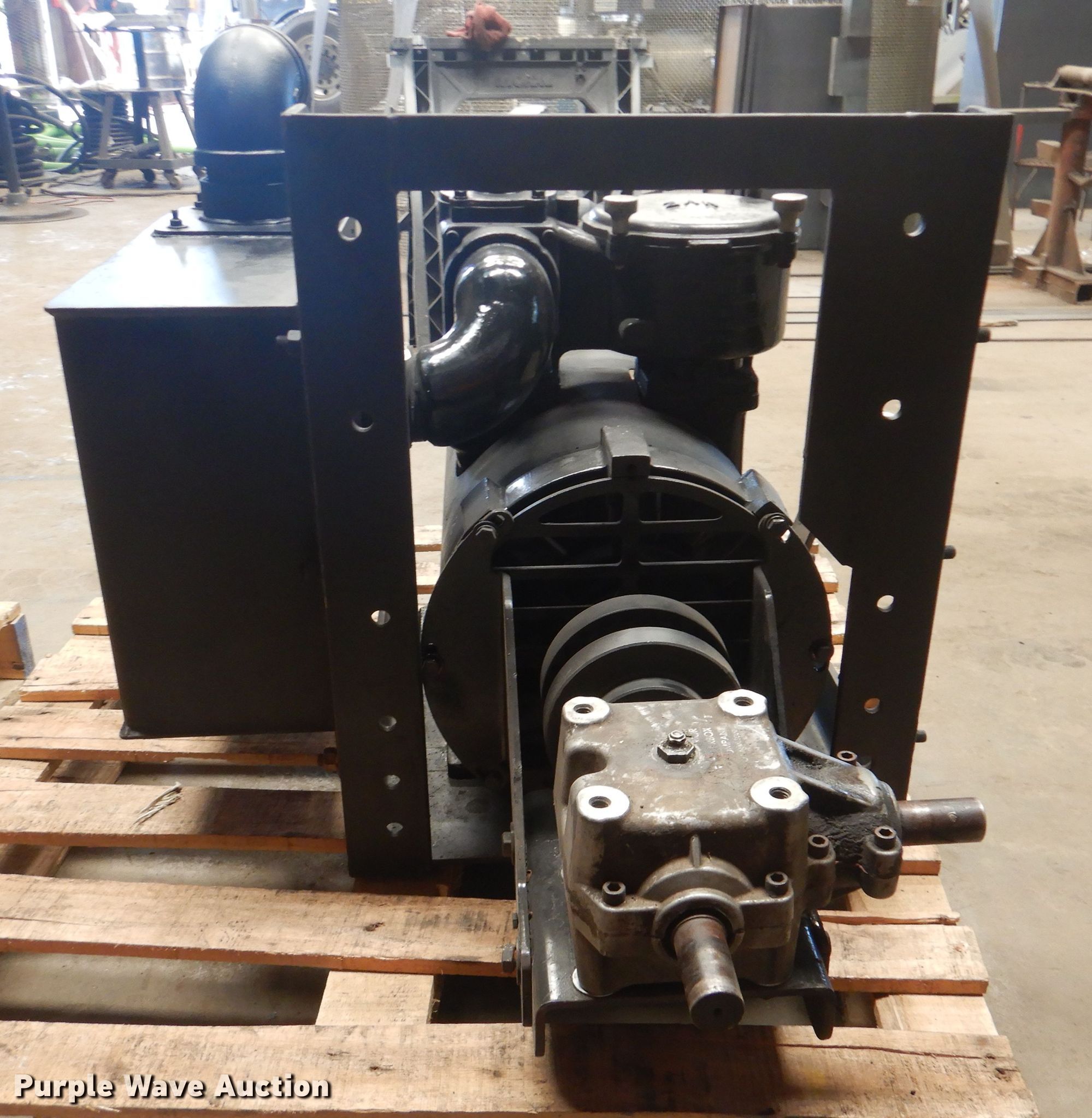 Challenger 607 vacuum pump in Tulsa, OK Item GM9057 sold Purple Wave
