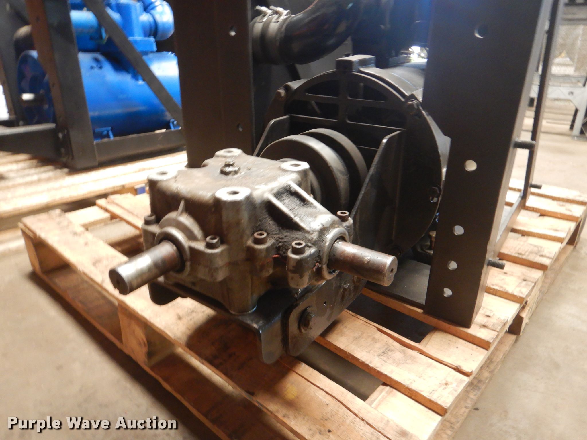 Challenger 607 vacuum pump in Tulsa, OK Item GM9057 sold Purple Wave
