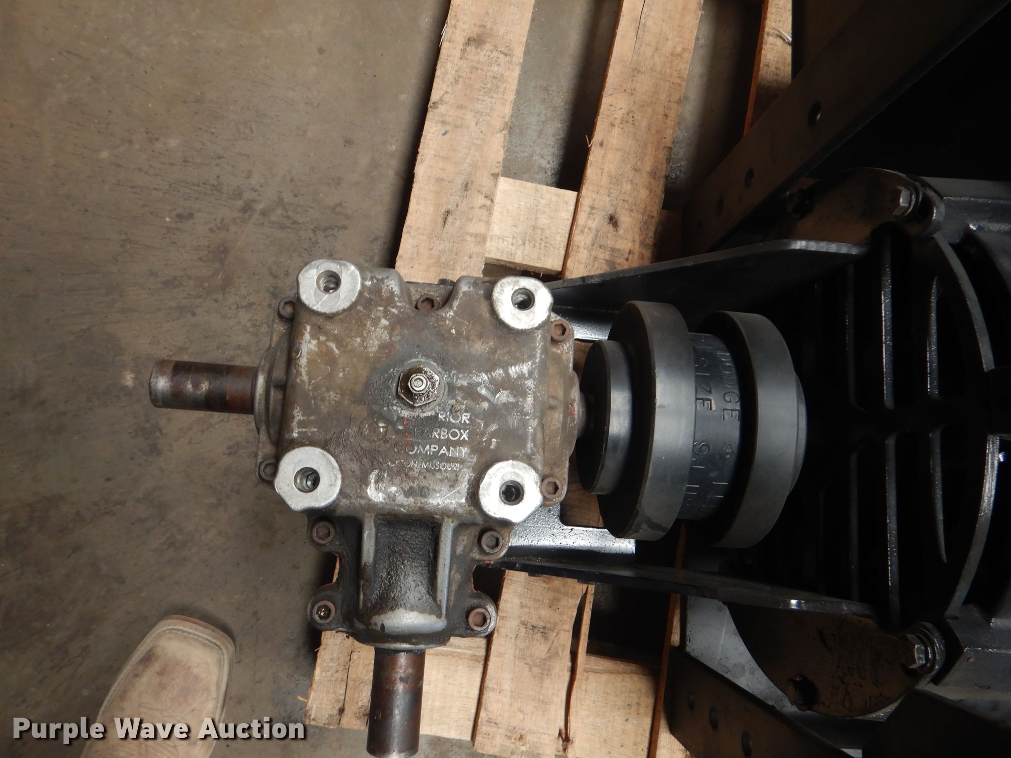 Challenger 607 vacuum pump in Tulsa, OK Item GM9057 sold Purple Wave