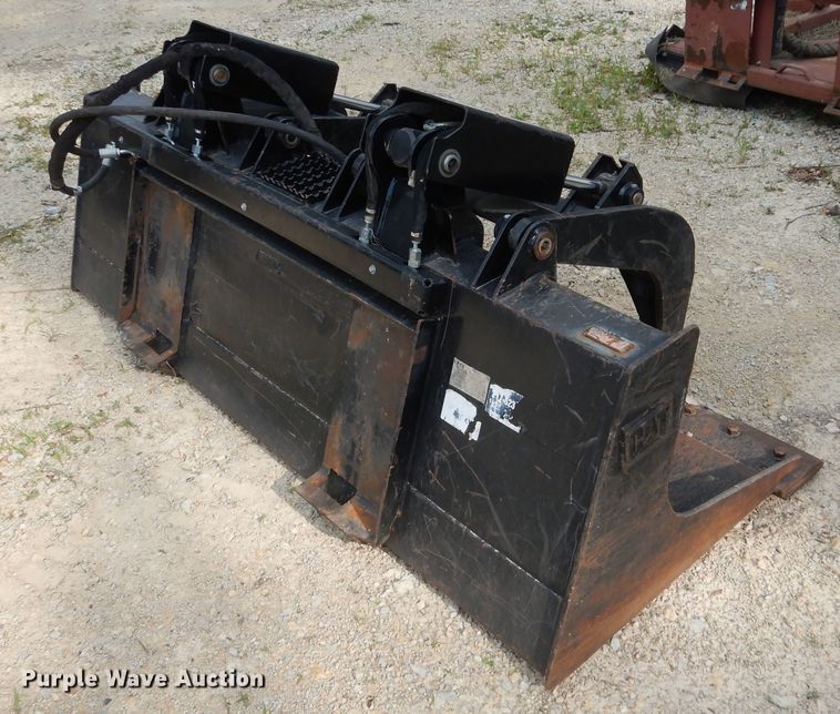 Caterpillar 78"W skid steer grapple bucket in Stewartville, MN Item