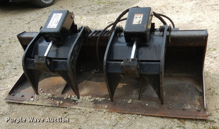 image for item DA8387 Caterpillar 78"W skid steer grapple bucket