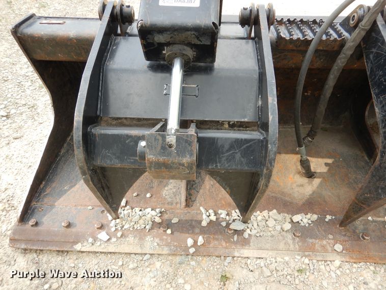 image for item DA8387 Caterpillar 78"W skid steer grapple bucket