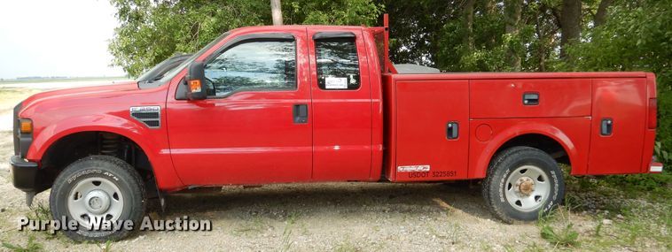 image for item DA8390 2009 Ford F250 Super Duty  SuperCab utility bed pickup truck