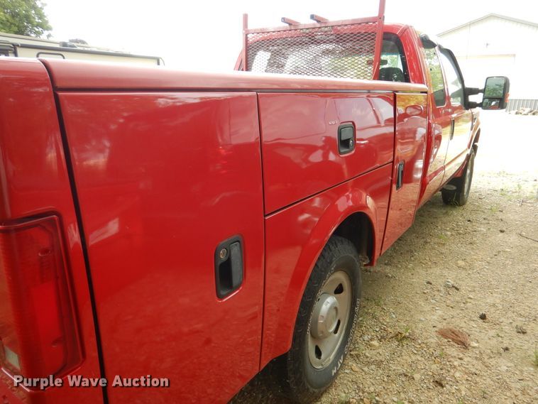 image for item DA8390 2009 Ford F250 Super Duty  SuperCab utility bed pickup truck