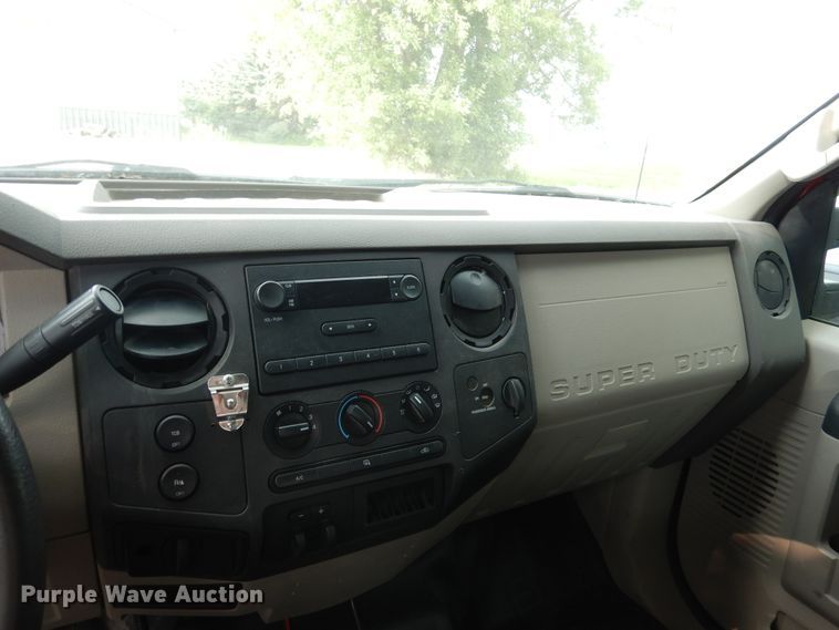 image for item DA8390 2009 Ford F250 Super Duty  SuperCab utility bed pickup truck