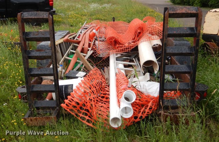 image for item DA8393 1998 Felling utility trailer