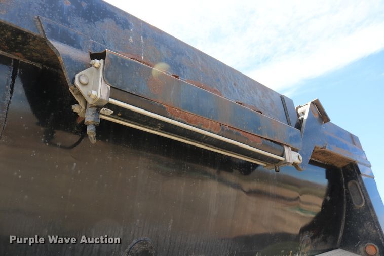 image for item DD6106 2005 Clement RKHL3432 dump trailer