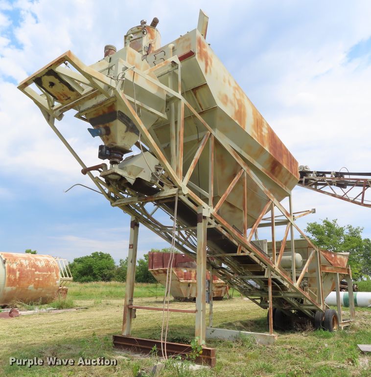image for item DD6321 1972 Vince-hagan HT-7250-25 concrete batch plant