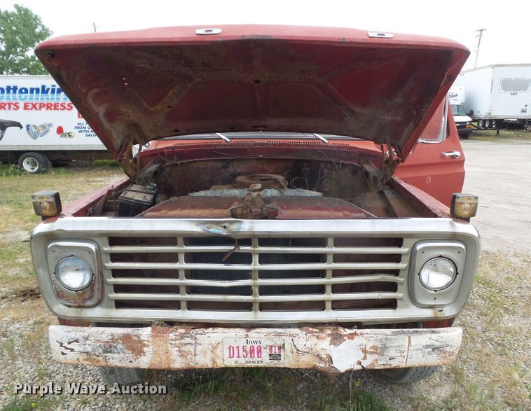 image for item DF0837 1977 Ford F700  dump truck