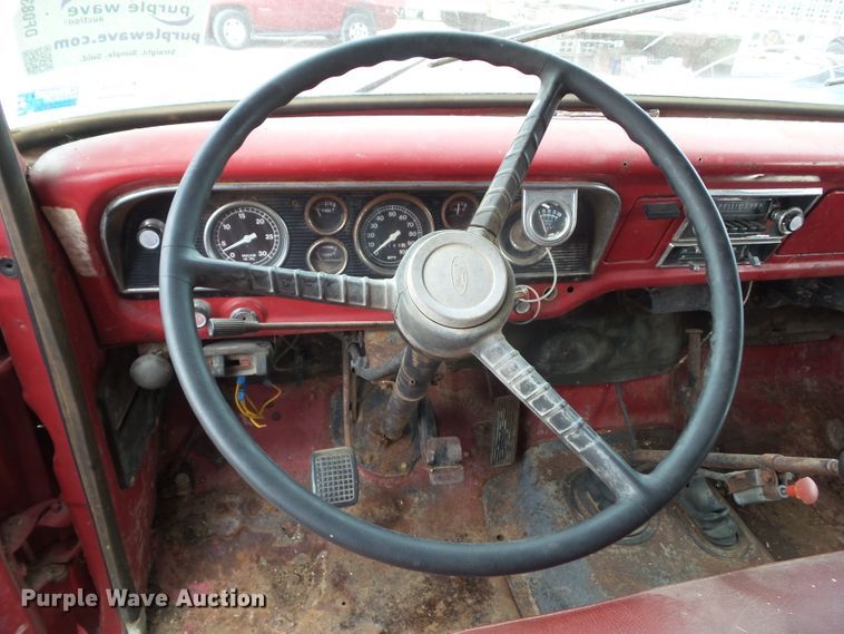 image for item DF0837 1977 Ford F700  dump truck