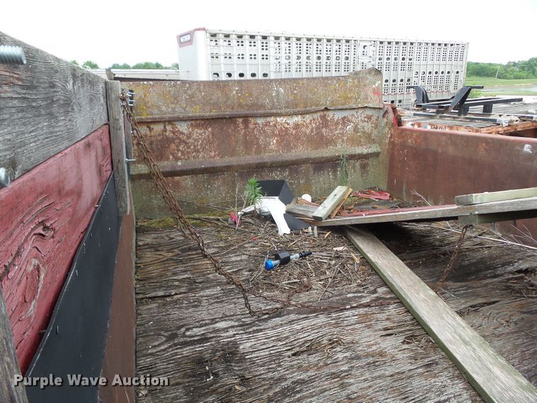 image for item DF0837 1977 Ford F700  dump truck