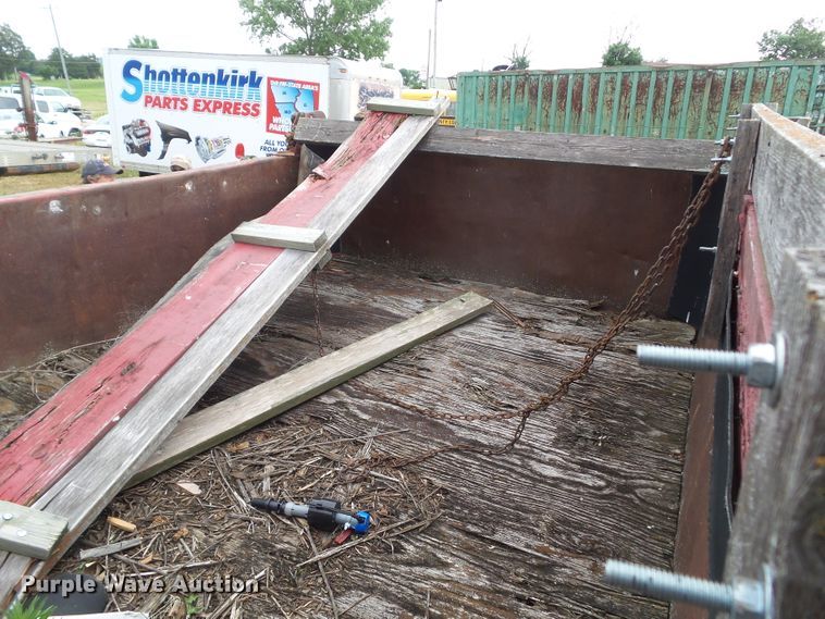 image for item DF0837 1977 Ford F700  dump truck