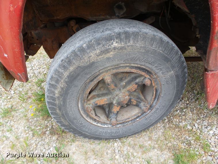 image for item DF0837 1977 Ford F700  dump truck