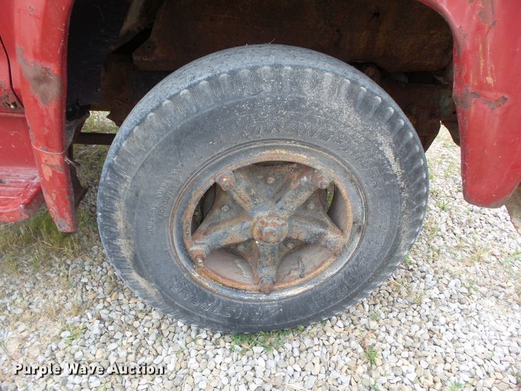 image for item DF0837 1977 Ford F700  dump truck