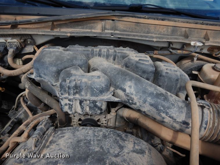 image for item DF4106 2016 Ford F250 Super Duty  Crew Cab flatbed pickup truck