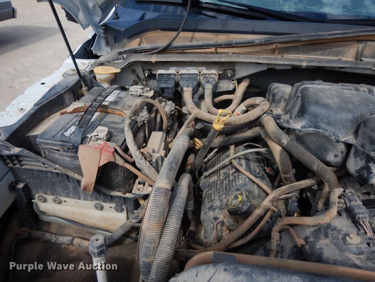 image for item DF4106 2016 Ford F250 Super Duty  Crew Cab flatbed pickup truck