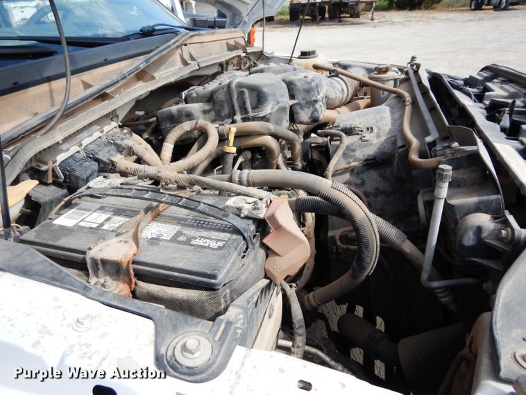 image for item DF4106 2016 Ford F250 Super Duty  Crew Cab flatbed pickup truck