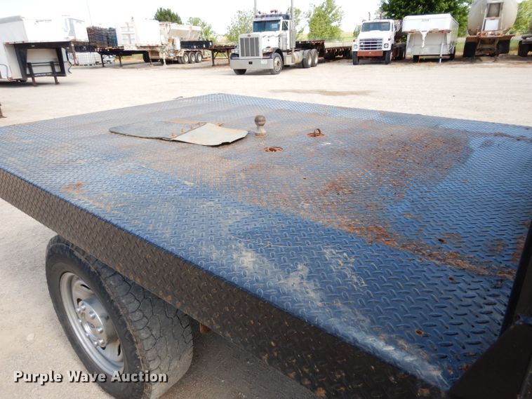 image for item DF4106 2016 Ford F250 Super Duty  Crew Cab flatbed pickup truck