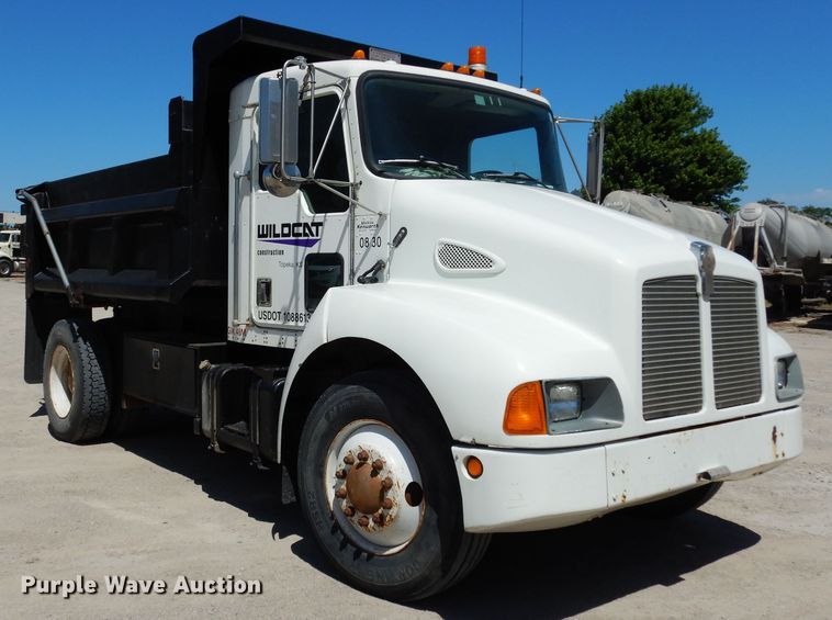 image for item DF4130 1995 Kenworth T300  dump truck