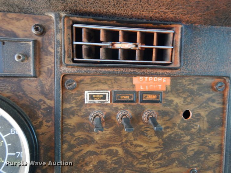 image for item DF4130 1995 Kenworth T300  dump truck