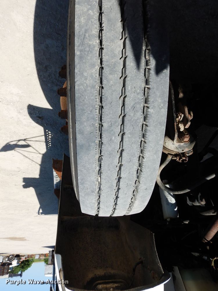 image for item DF4130 1995 Kenworth T300  dump truck