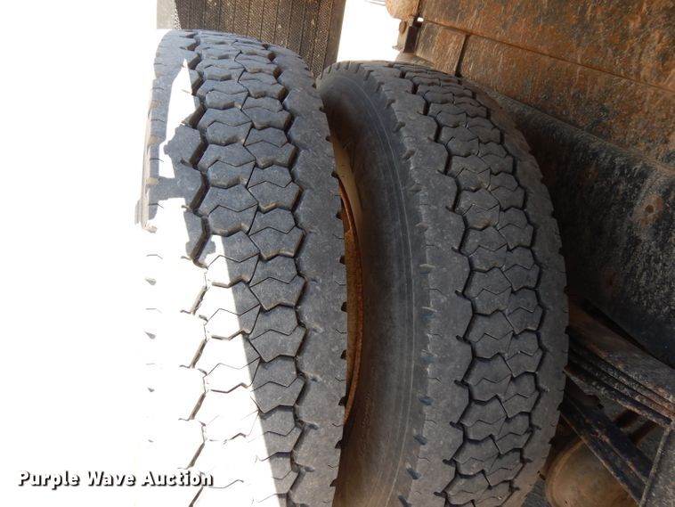 image for item DF4130 1995 Kenworth T300  dump truck