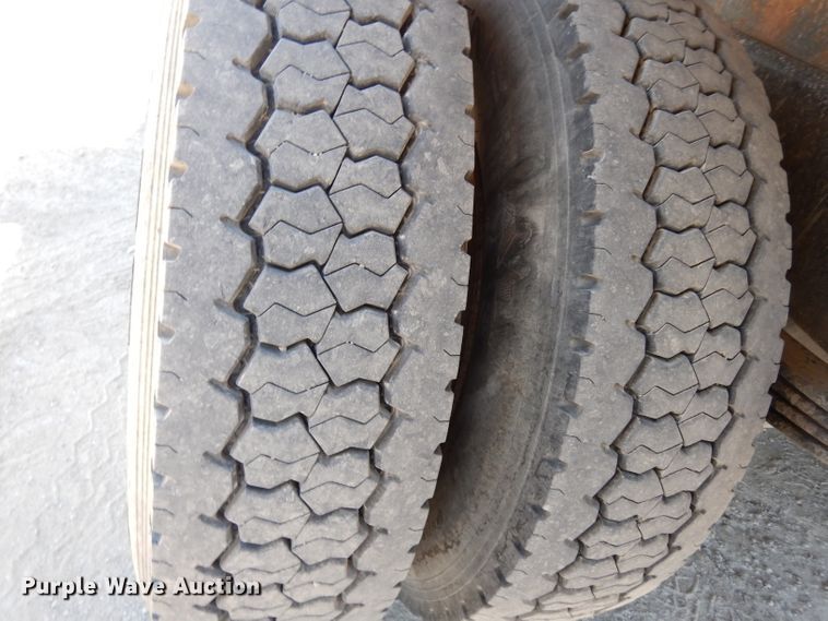 image for item DF4130 1995 Kenworth T300  dump truck