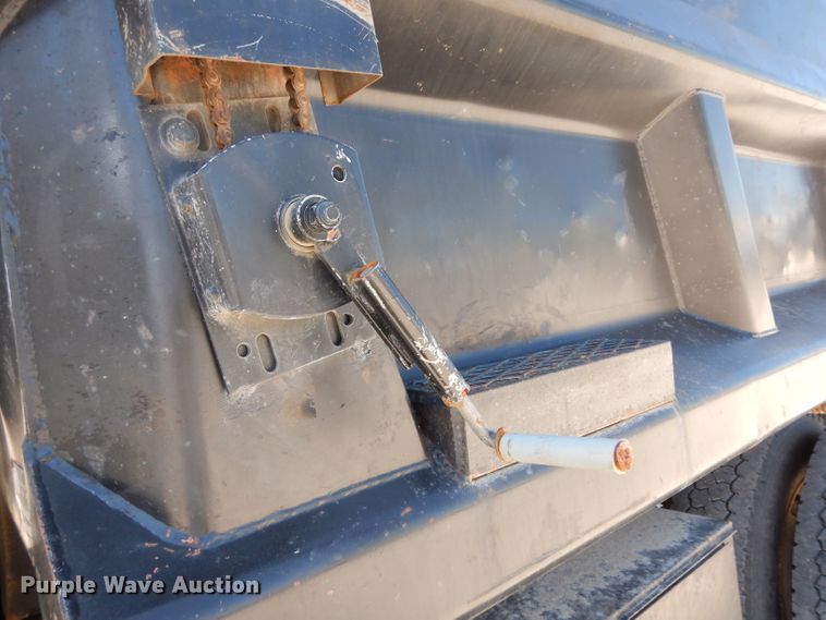 image for item DF4130 1995 Kenworth T300  dump truck