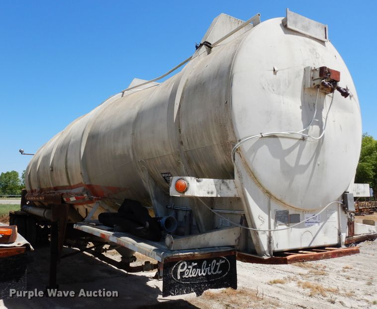 image for item DF4131 1964 Butler tank trailer