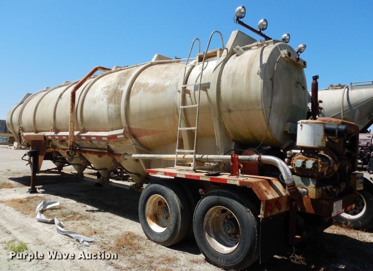 image for item DF4131 1964 Butler tank trailer