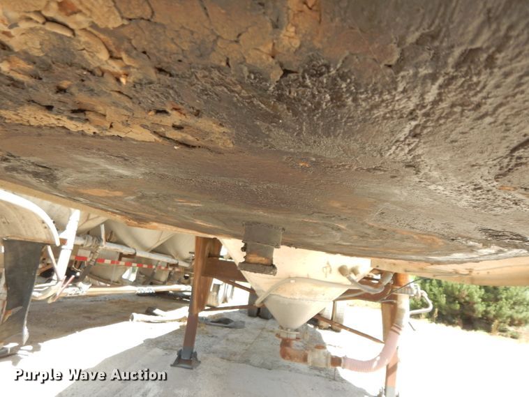 image for item DF4131 1964 Butler tank trailer