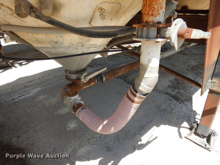 image for item DF4131 1964 Butler tank trailer