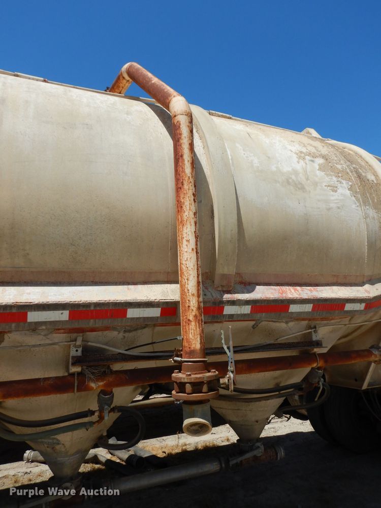 image for item DF4131 1964 Butler tank trailer