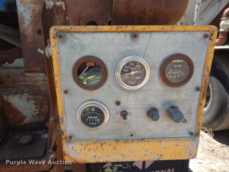 image for item DF4131 1964 Butler tank trailer