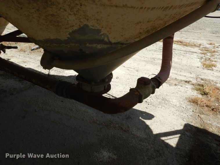 image for item DF4131 1964 Butler tank trailer