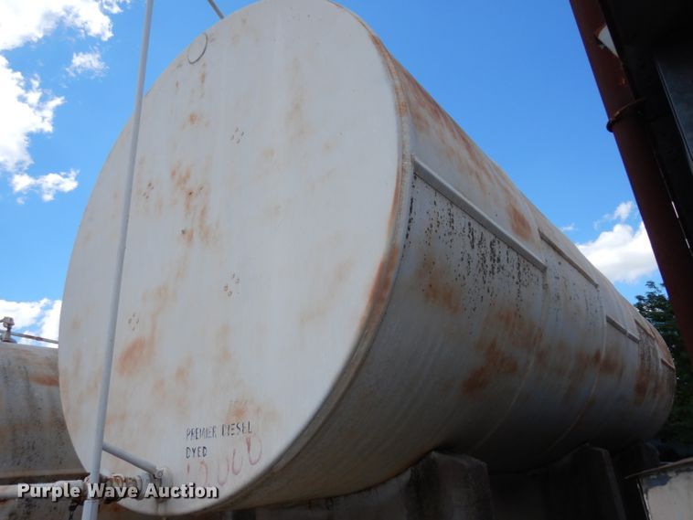 image for item DF4154 17,000 gallon fuel tank