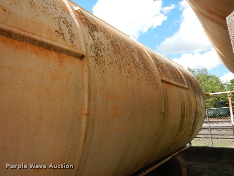 image for item DF4155 18,000 gallon fuel tank