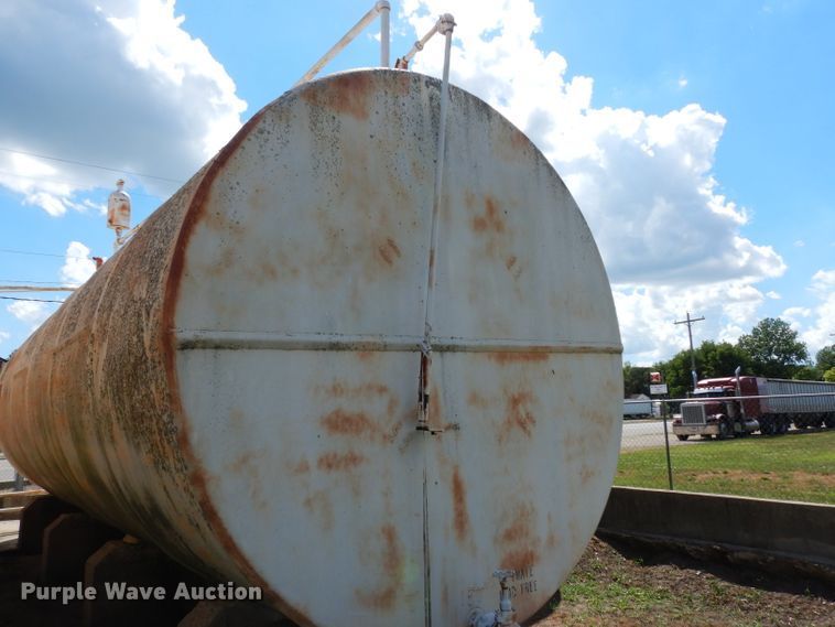 image for item DF4156 18,000 gallon fuel tank