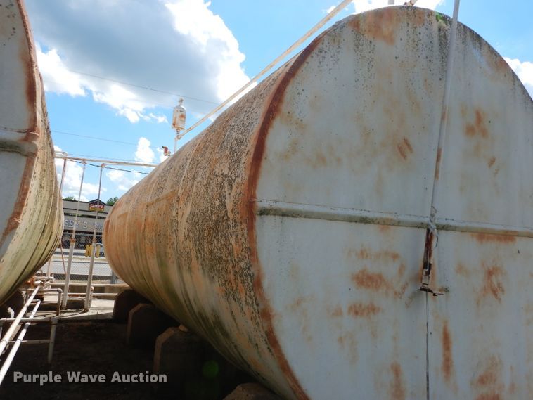image for item DF4156 18,000 gallon fuel tank