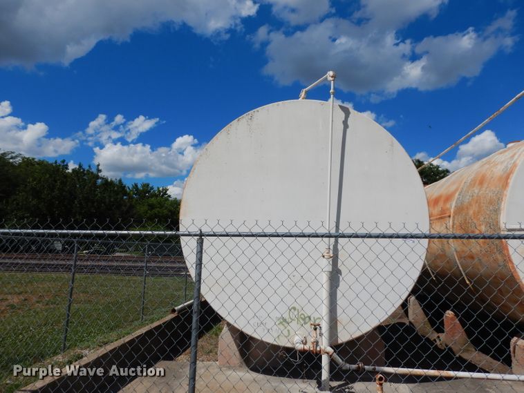 image for item DF4157 10,000 gallon fuel tank