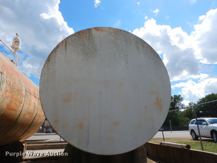 image for item DF4157 10,000 gallon fuel tank