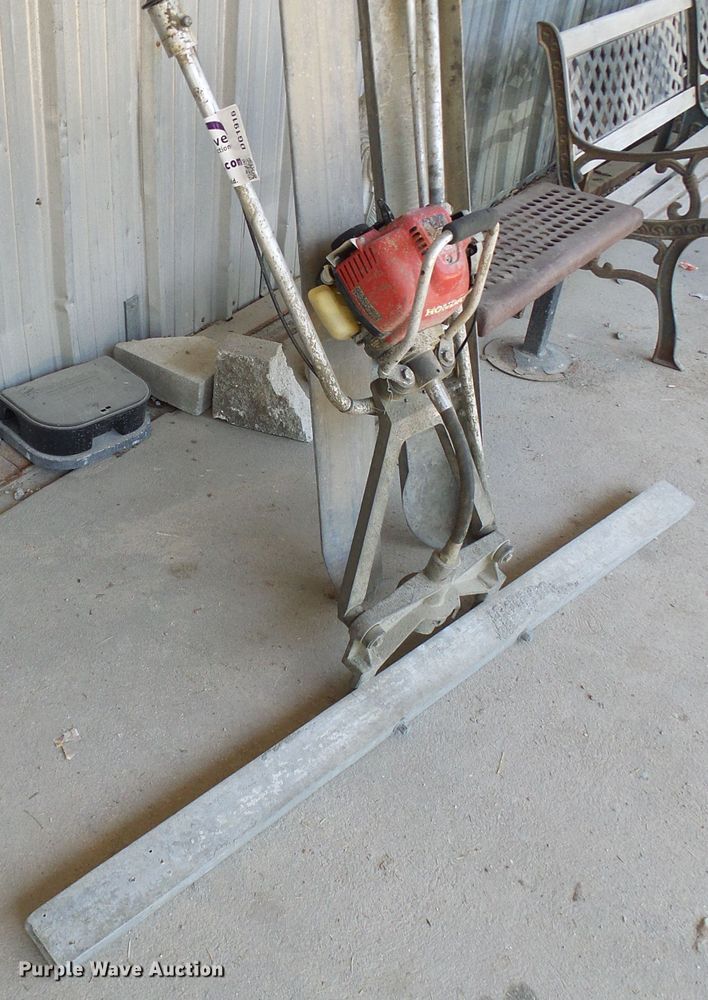 image for item DG1916 Vibratory screed