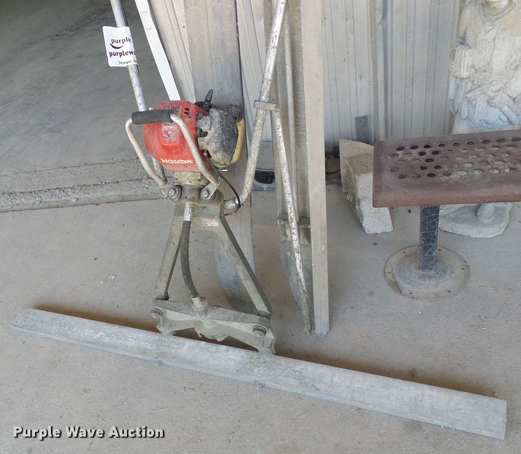 image for item DG1916 Vibratory screed