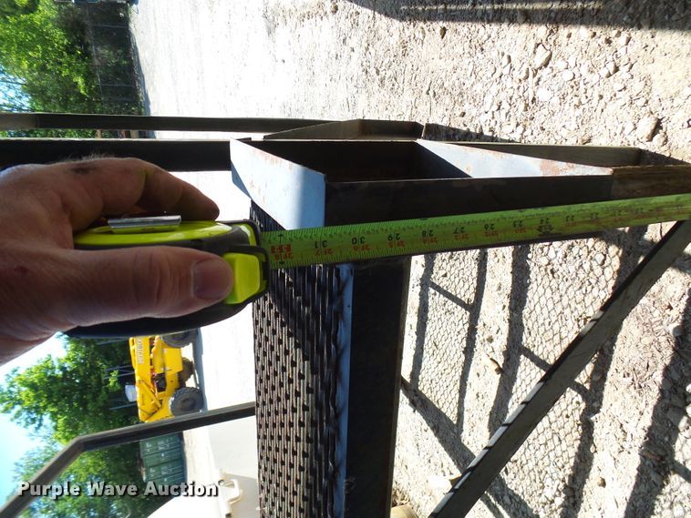 image for item DG1917 (2) sets of stairs