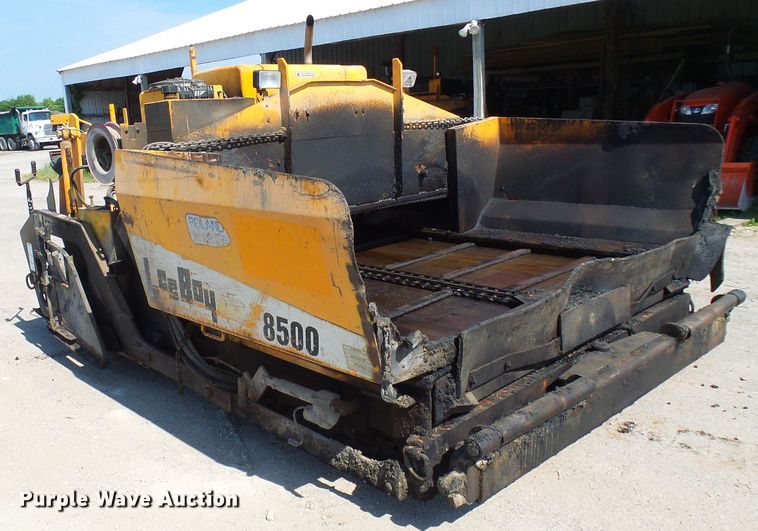 image for item DG1927 2005 LeeBoy 8500  paver