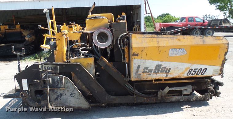 image for item DG1927 2005 LeeBoy 8500  paver