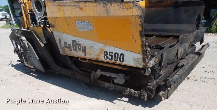 image for item DG1927 2005 LeeBoy 8500  paver