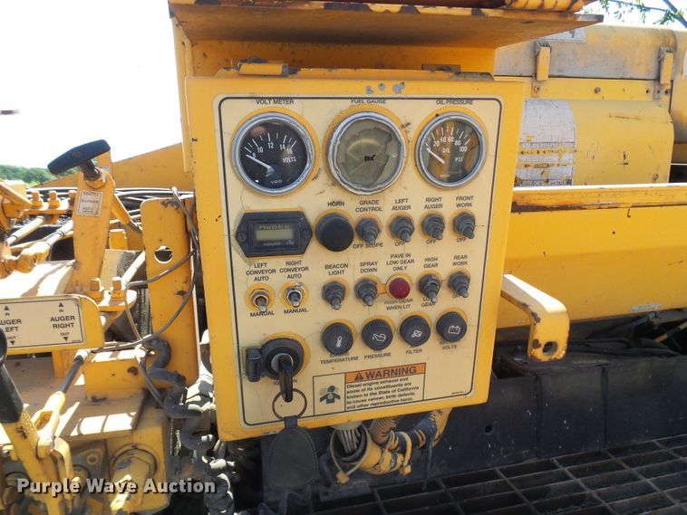 image for item DG1927 2005 LeeBoy 8500  paver